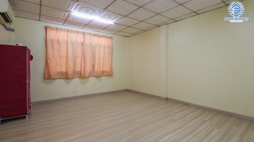 *****ทาวน์เฮ้าส์มือสองย่านกรุงเทพมหานคร ม.ร่มเย็น จรัญสนิทวงศ์ บนเนื้อที่ 23 ตร.ว. ฟังก์ชัน 3 ห้องนอน 3 ห้องน้ำ 1 ที่จอดรถ บ้านทำเลดี เดินทางสะดวก ติดถ.จรัญสนิทวงศ์ ใกล้รถไฟฟ้าสายสีน้ำเงิน "สถานีบางอ้อ" และทางด่วน "ศรีรัช"